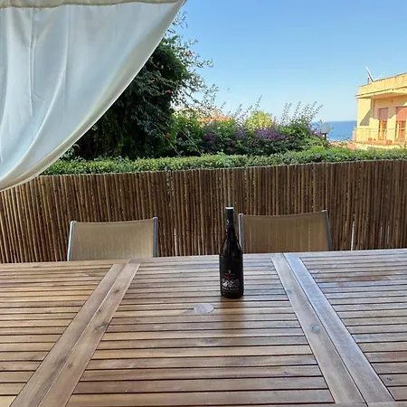 Terrace Garden Daire Aci Trezza